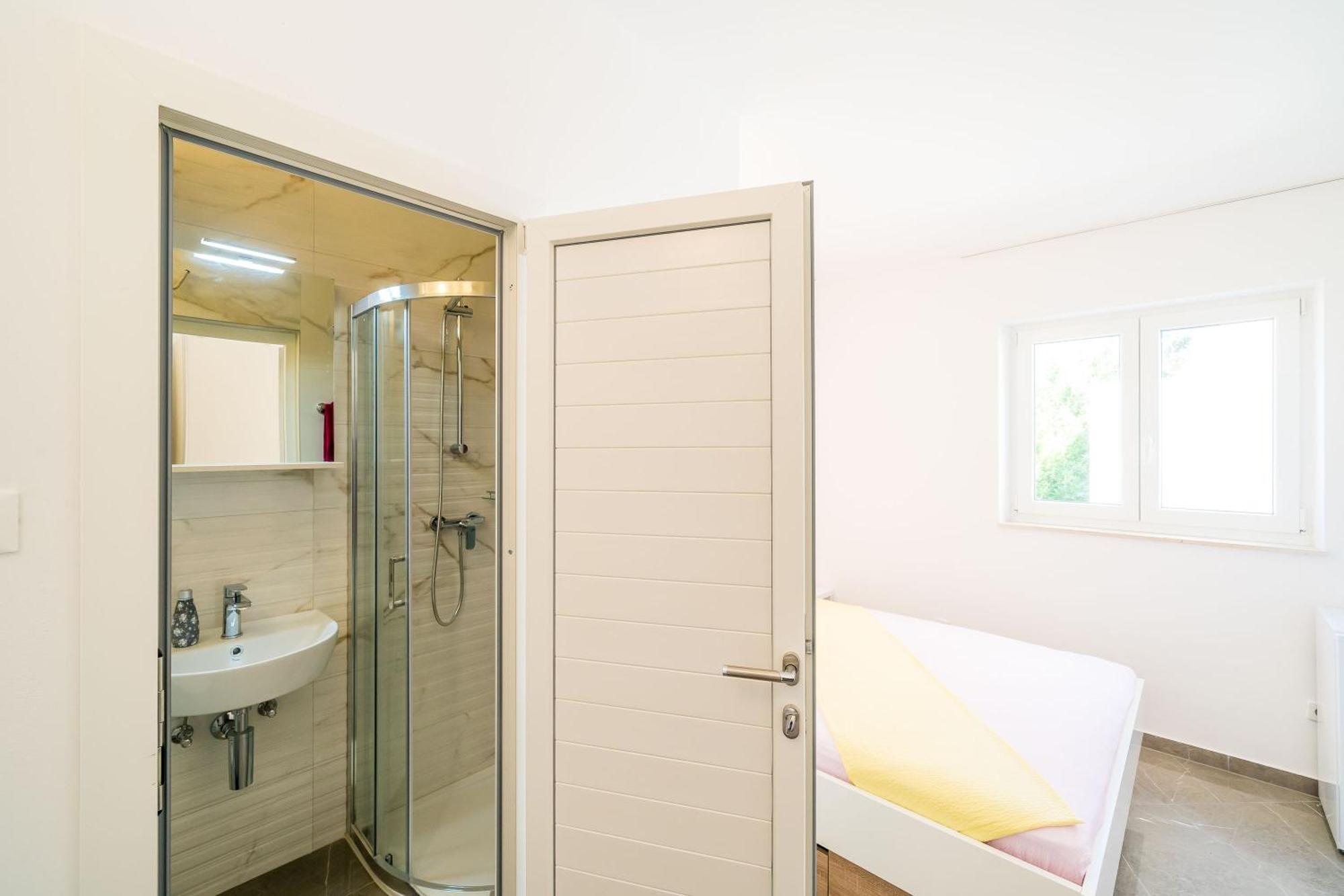 Rooms & Apartments Barisic Mlini Zimmer foto